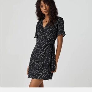 VETTA Black and White Floral Mini Dress